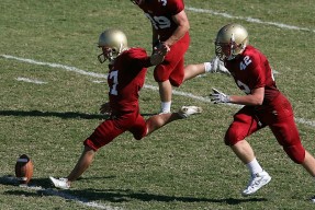 火箭年轻后场组合获得媒体好评，火箭年轻时候的照片