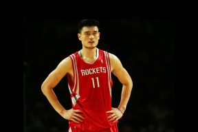 鹈鹕球迷自制应援短片获官方转发，鹈鹕球衣赞助商